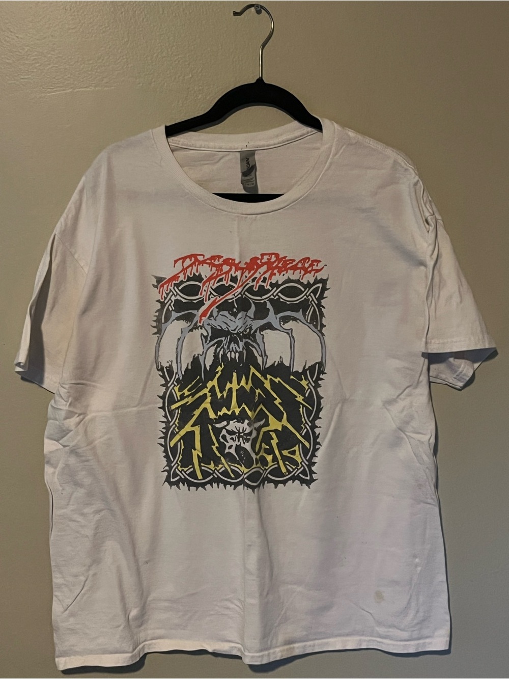 Jesus piece skull and lightning graphic tee